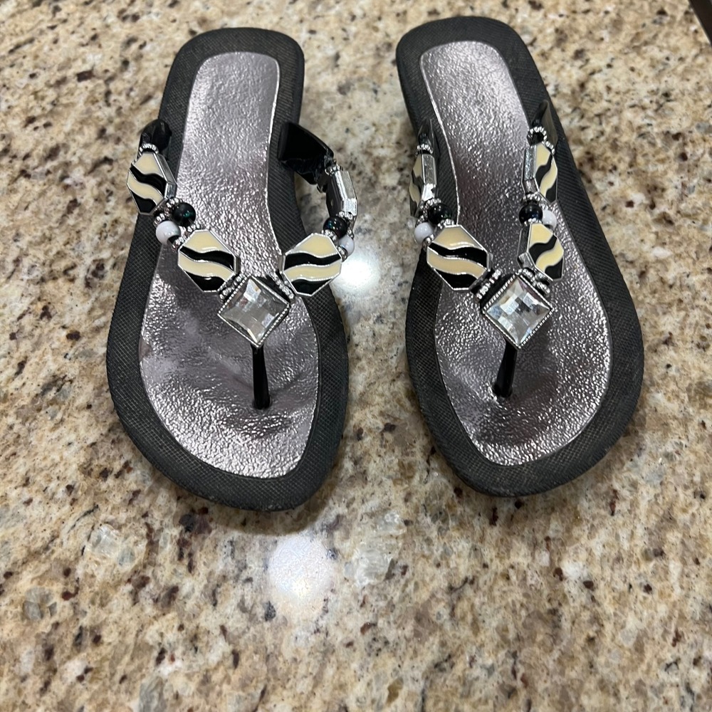 Black Beaded Platform Flip Flop Sandals Zebra Print Rhinestone Silver Size 5